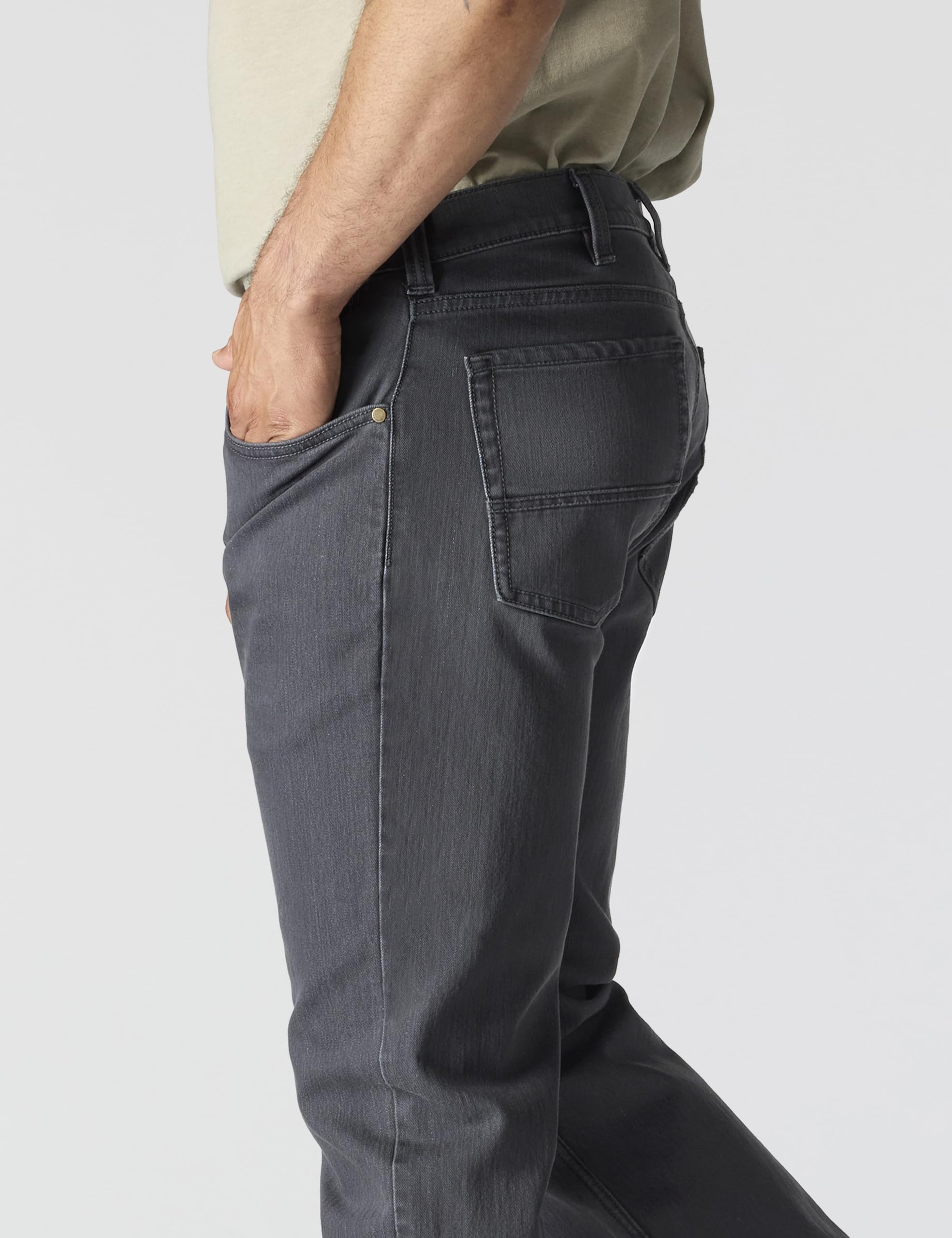 Carhartt Men's Relaxed Straight Rugged Flex Dyed Jean - Image 4